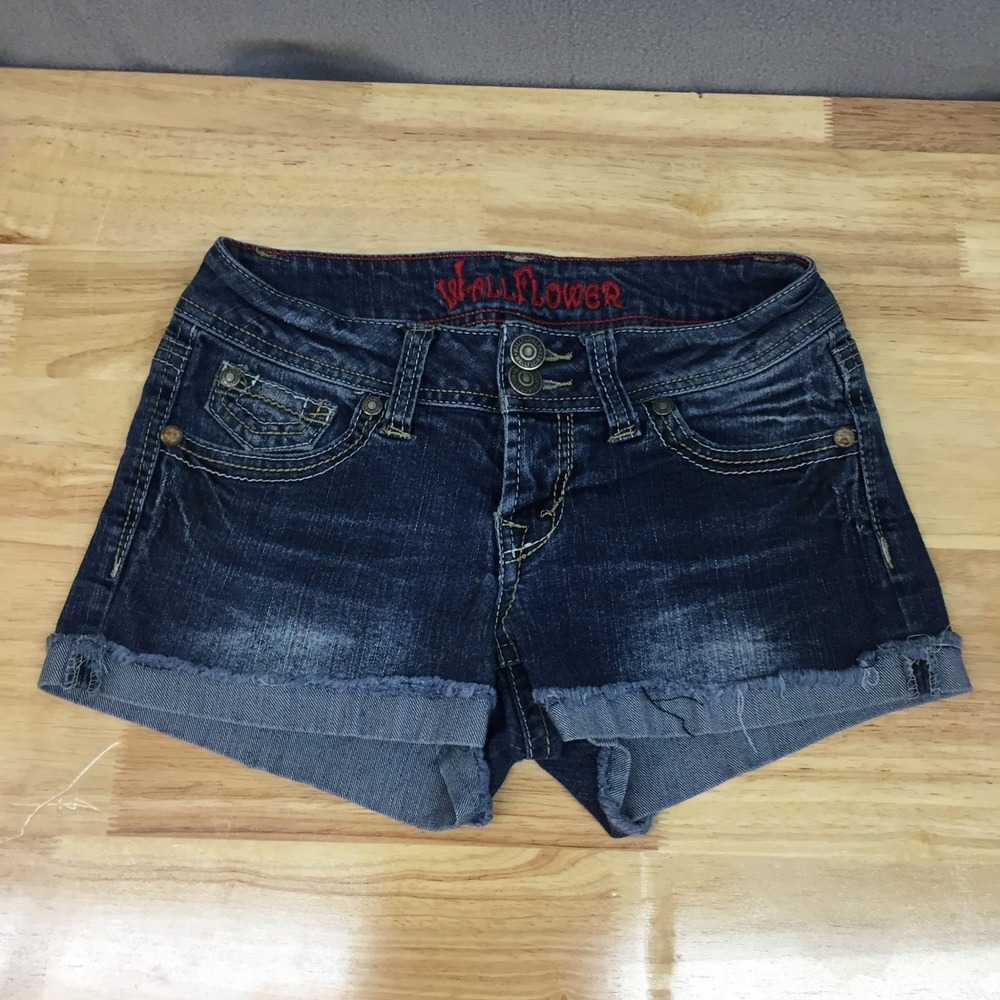 WallFlower Girls Dark Wash Denim Shorts Double Button Sequin Pockets Size 5